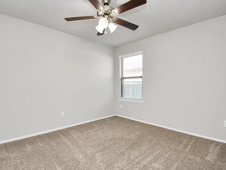 3947 Country Club Dr — Photo 20