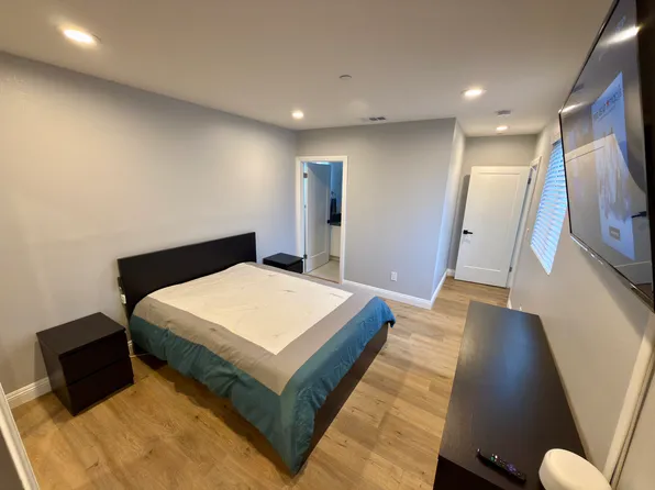 12620 S Hoover St, Los Angeles, CA 90044