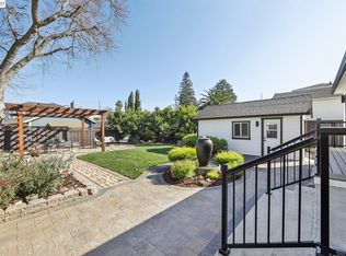 725 Alameda De Las Pulgas, Redwood City, CA 94061