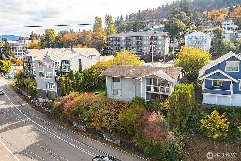 2nd image of 630 Boulevard