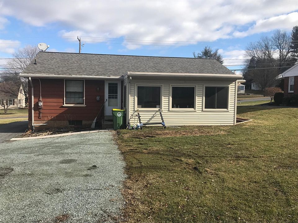 2nd image of 400 Lampeter Rd