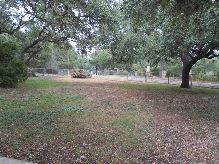311 Cindy Dr — Photo 15