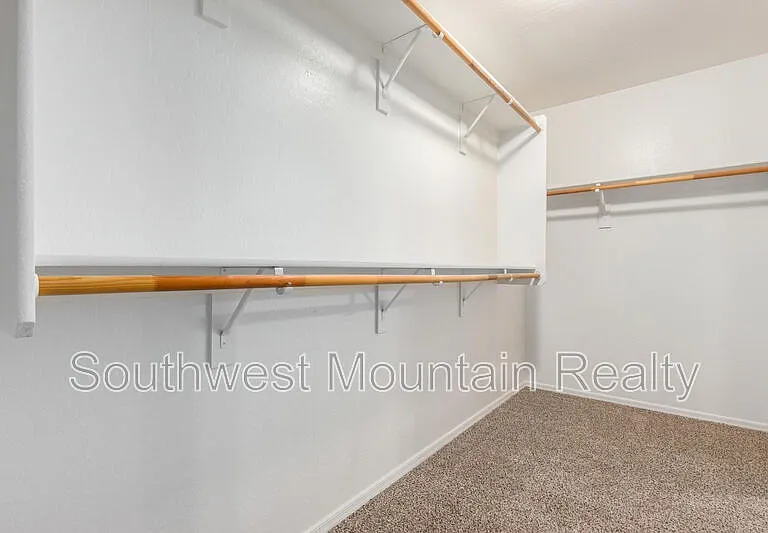 1140 W Oak Tree Ln — Photo 24