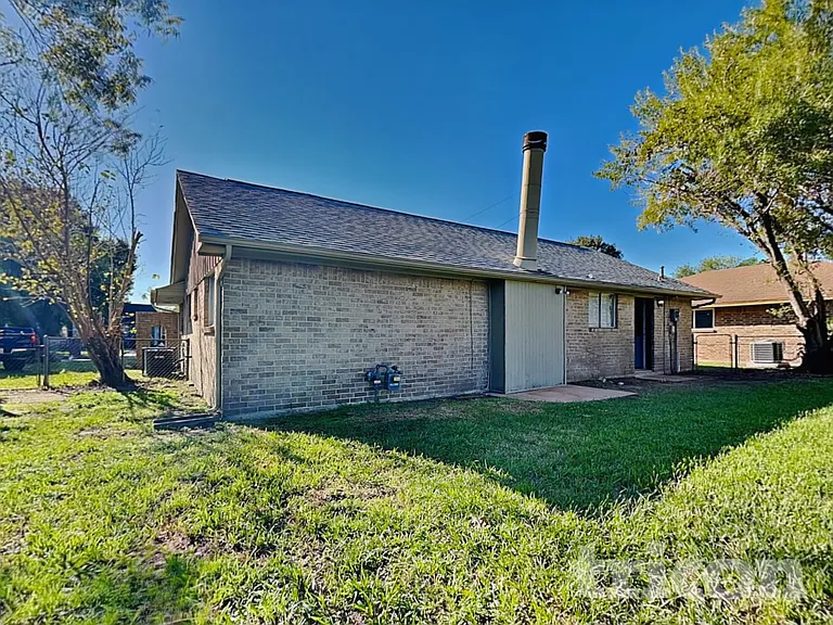 1438 Peach Spring Dr — Photo 16