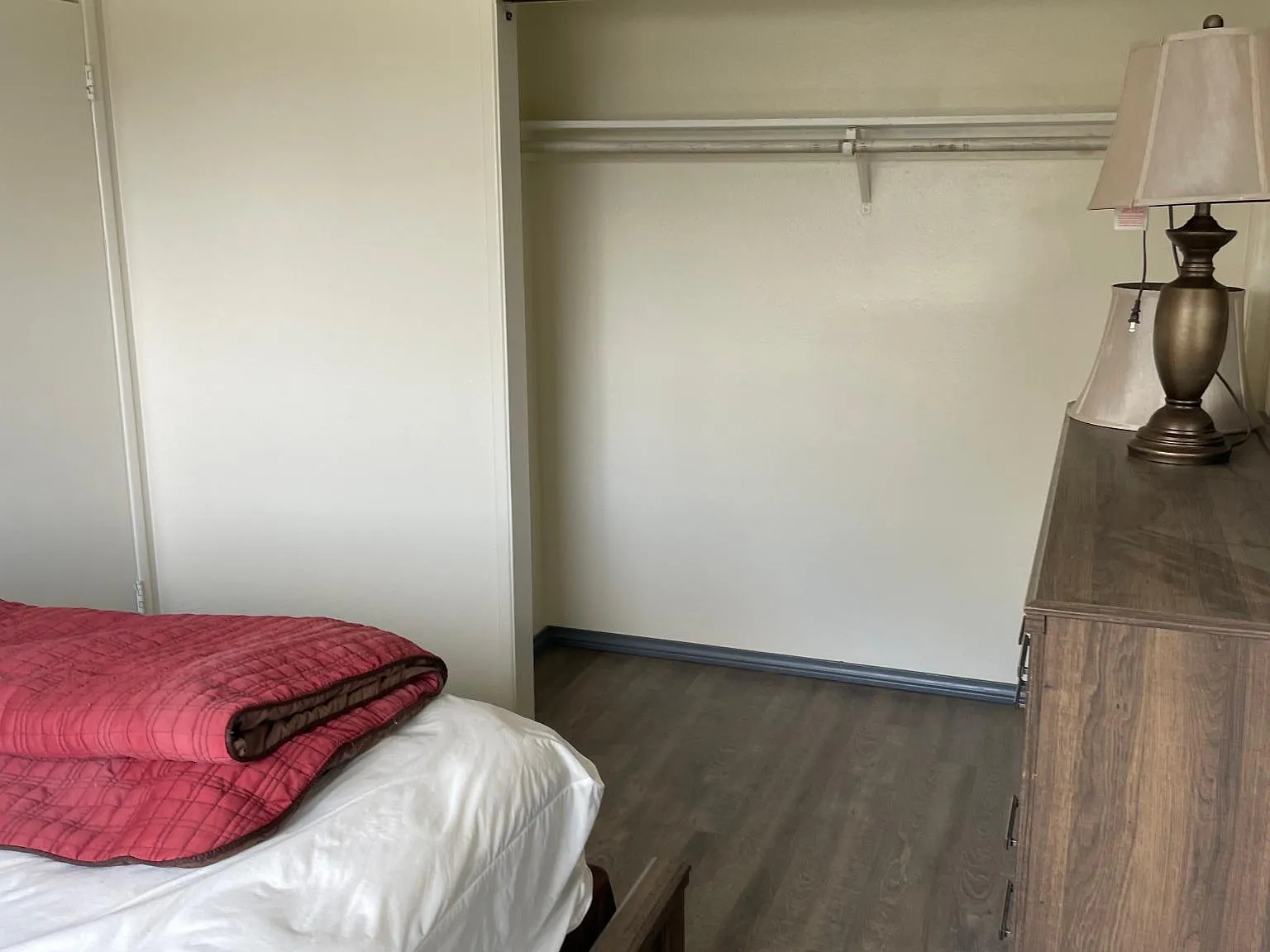 2 bed, 950 sqft, $3,150 — Photo 2