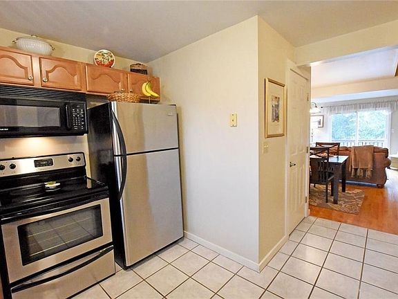 5th image of 21 Sterling Dr APT 1