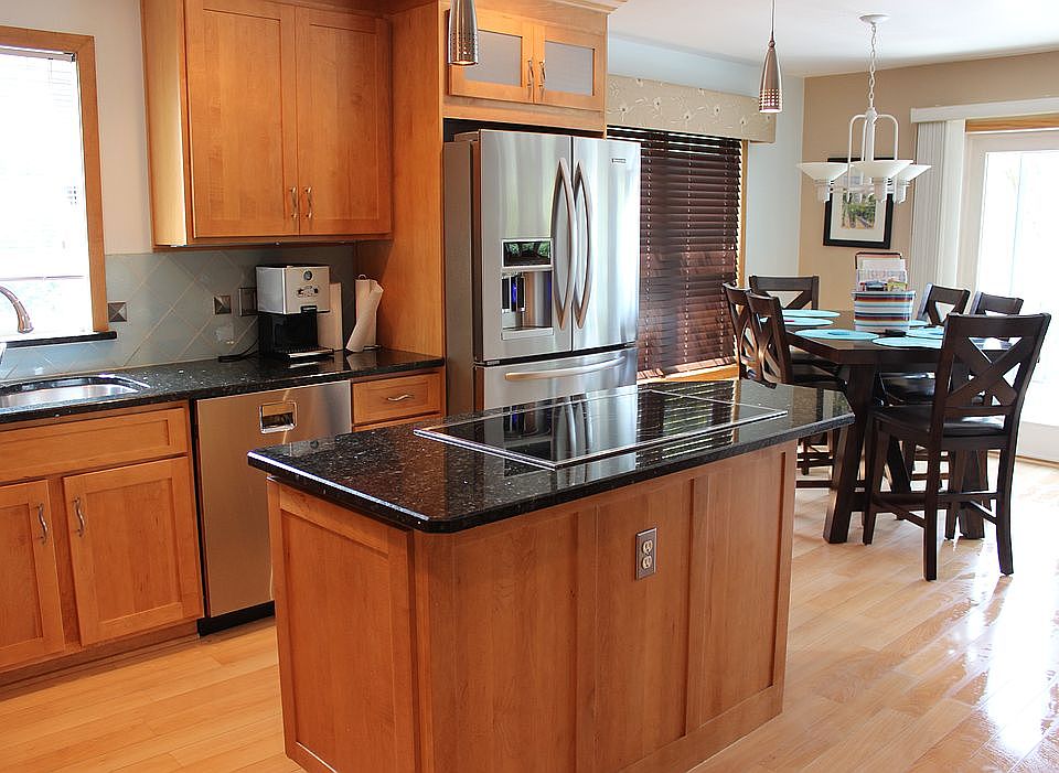 Kitchen Dining area