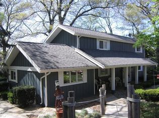 3240 Silver Acres Dr, Saugatuck, MI 49453