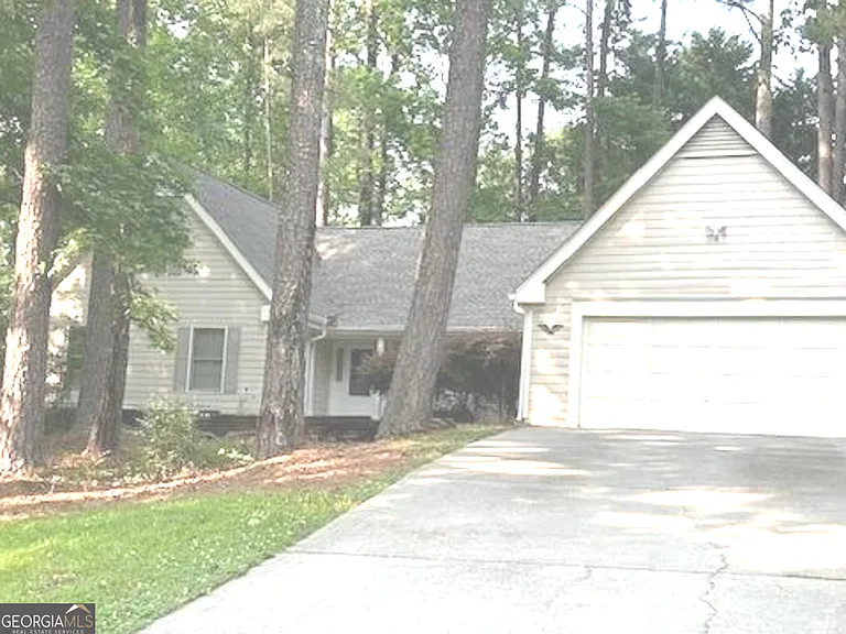 102 Whisper Trce — Photo 1