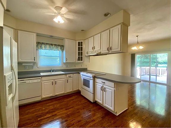 4th image of 180 Kingfisher Ln #180