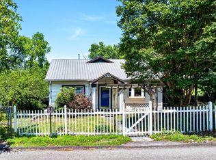 917 Centeroak Dr, Knoxville, TN 37920