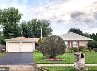 13147 Penndale Ln, Fairfax, VA 22033