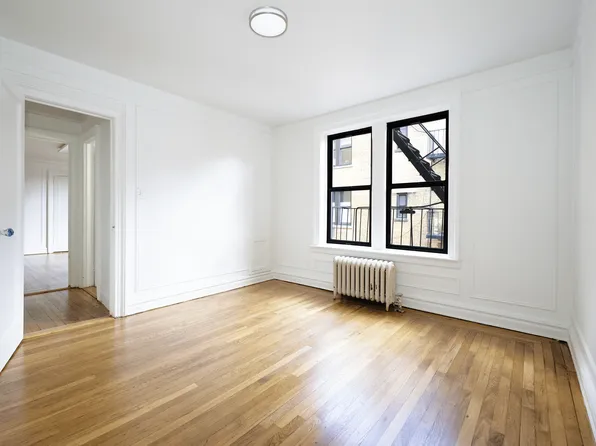 319 West 18th Street image 7 of 18