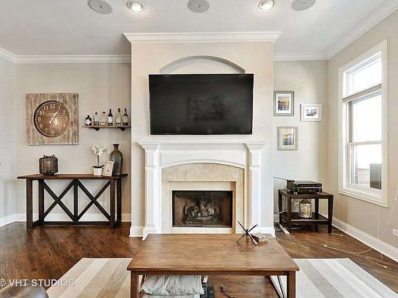 4th image of 3058 N Lincoln Ave APT 4