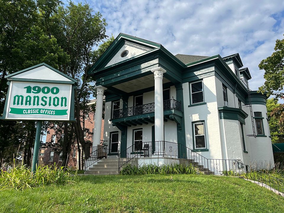 1st image of 1900 Hennepin Ave S #204
