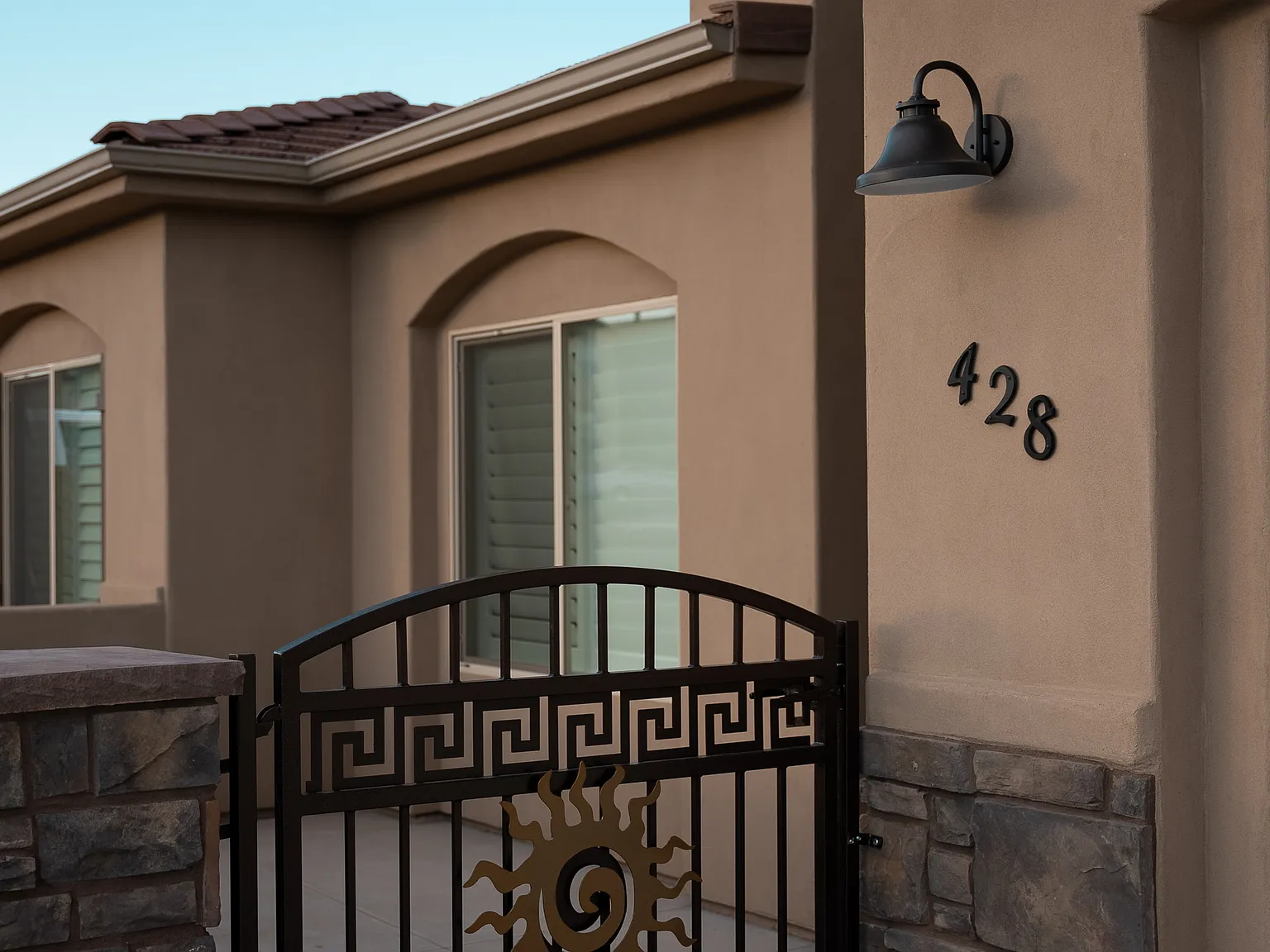 4 bed, 2.0 bath, 1870 sqft, $2,500 — Photo 2