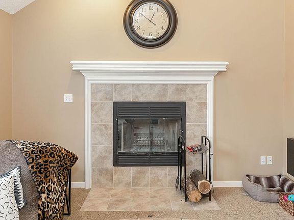 4th image of 408 SE Onyx Dr