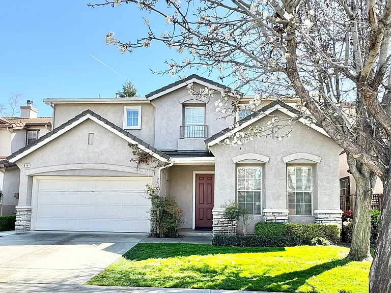 814 Dederick Ct — Photo 1
