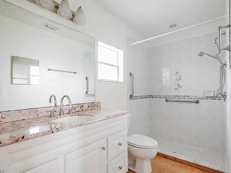 4932-4934 Viceroy Ct #4932 — Photo 17