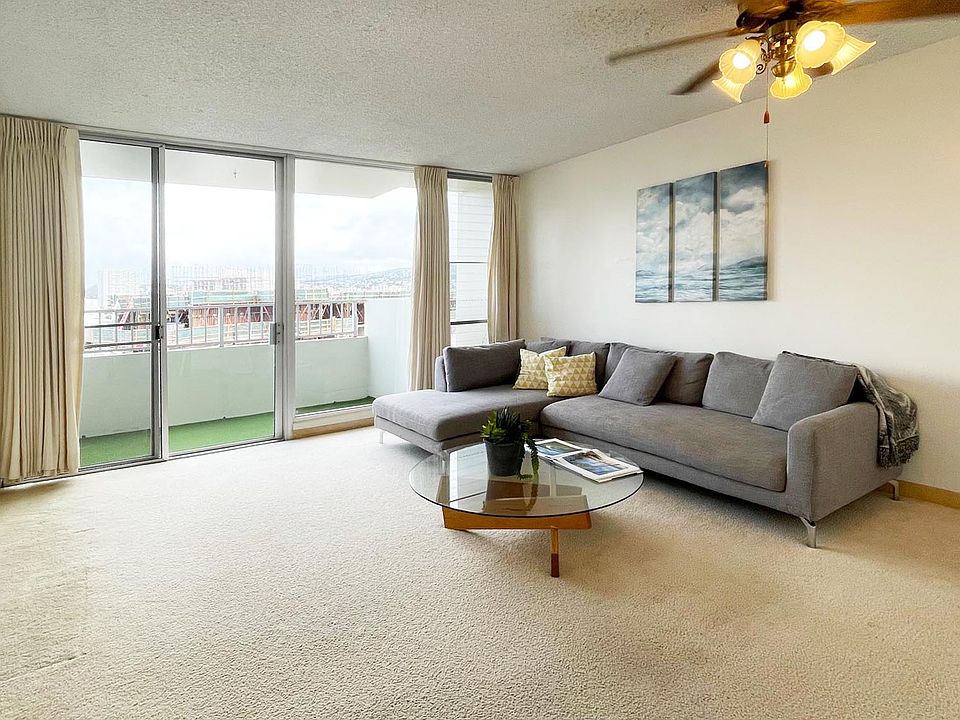 Living - Dining room

unfurnished