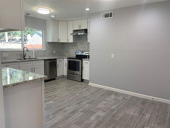 4th image of 3822 Linkwood Dr