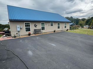 99 Tree Top Ln, Columbia, KY 42728