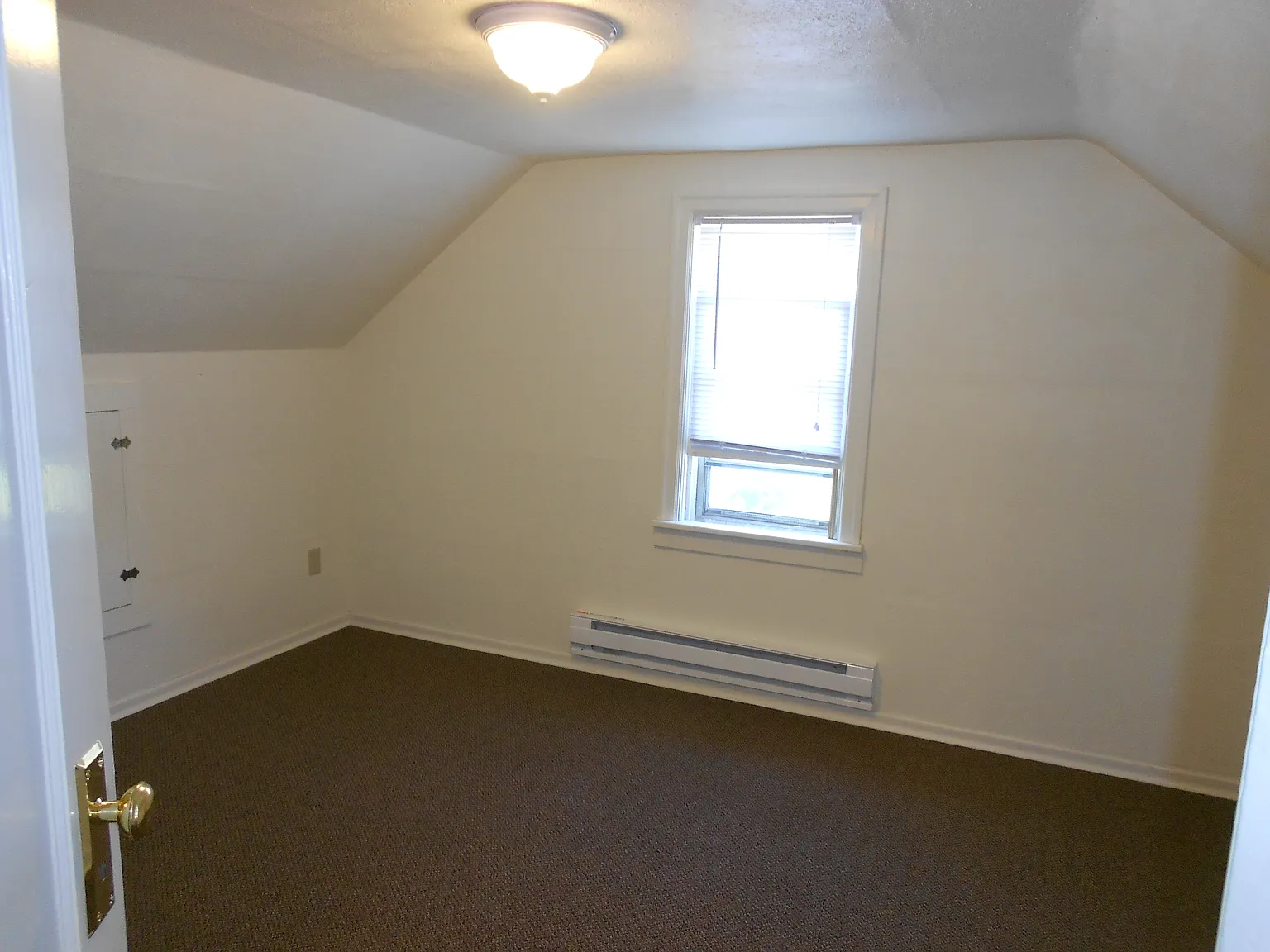 3 bed, 1410 sqft, $1,300 — Photo 4
