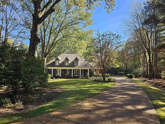 4th image of 3114 Country Place Dr E