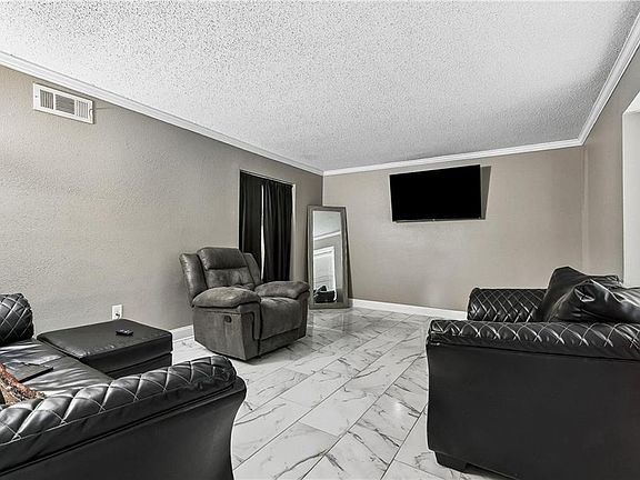 3rd image of 506 W Frisco Dr
