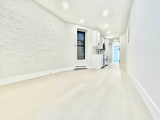 Rented by HOLTON REAL ESTATE INC. | media 19