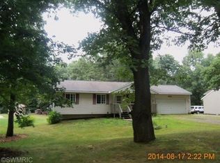 8691 Huron Dr, Howard City, MI 49329