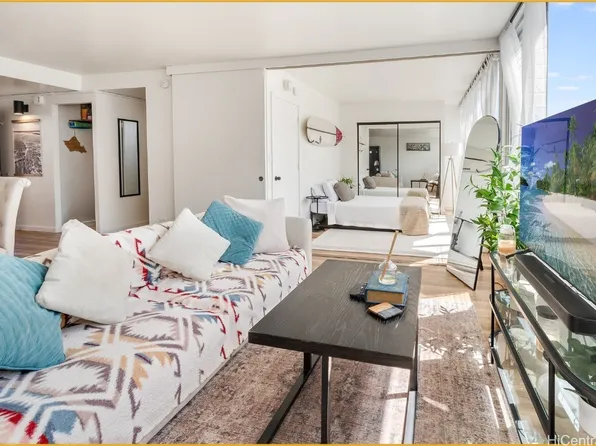 1121 Ala Napunani St APT 1003, Honolulu, HI 96818