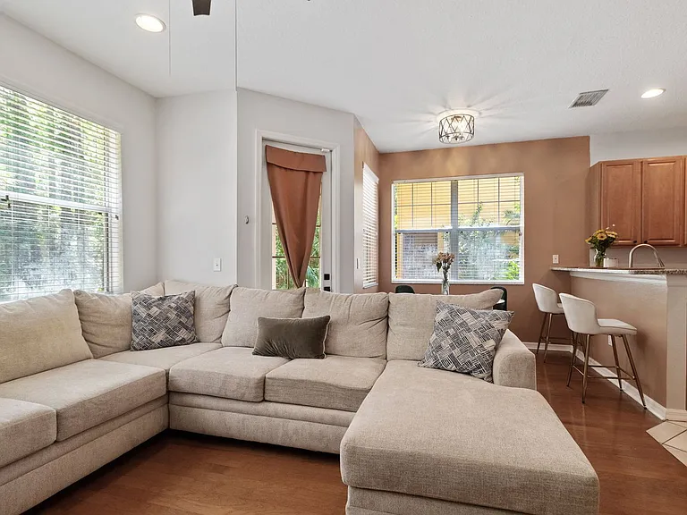 8141 Stone Leaf Ln — Photo 12