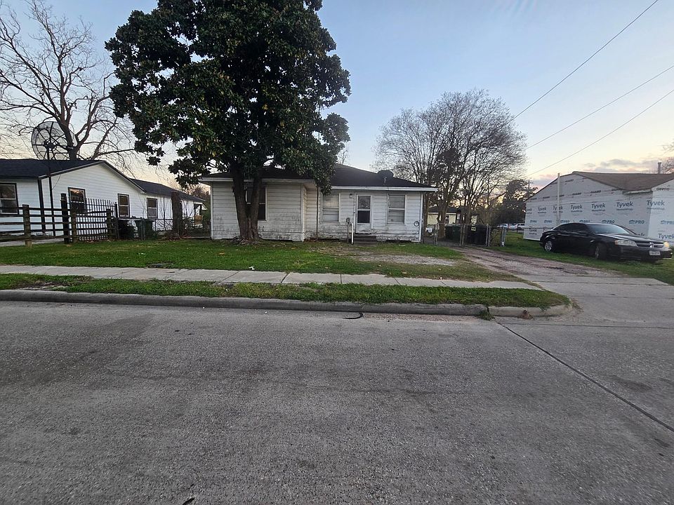 1st image of 108 Parker Rd