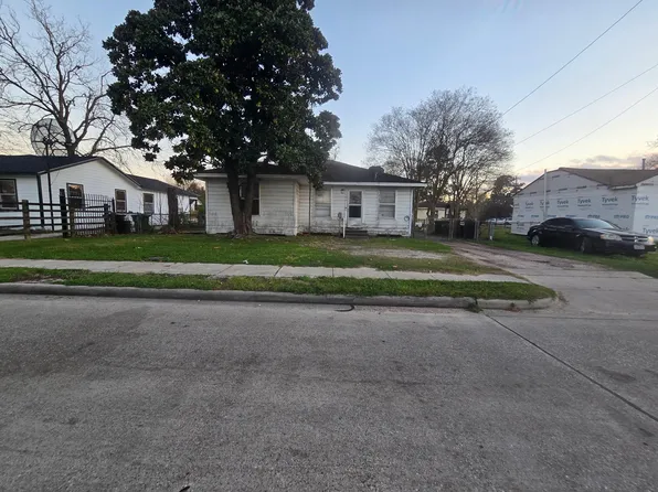 108 Parker Rd, Houston, TX 77076