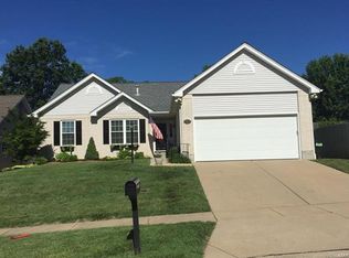 8915 Hollymont Dr, Saint Louis, MO 63123