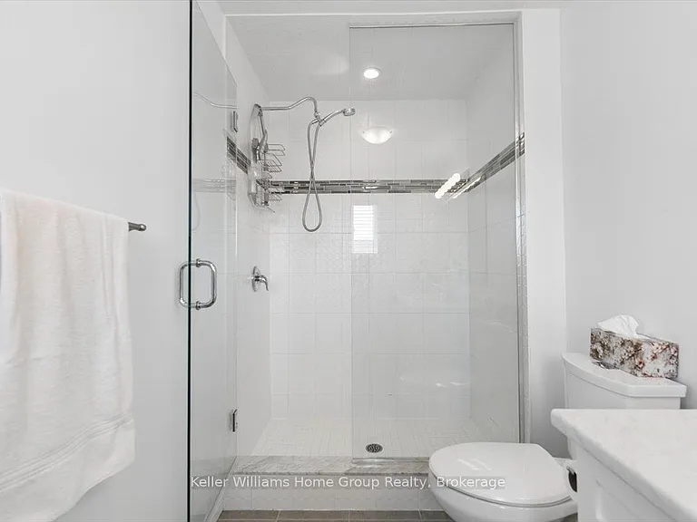 12 Ambrous Cres — Photo 21