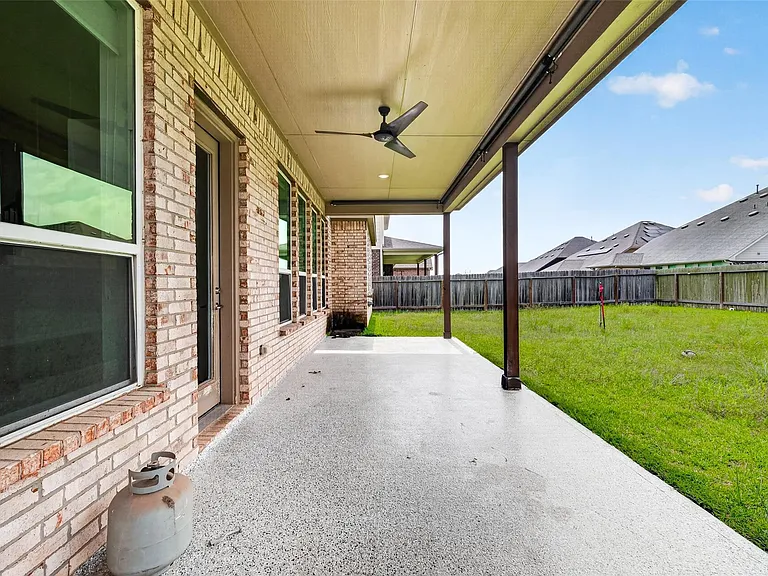 24419 Avanti Dr — Photo 46