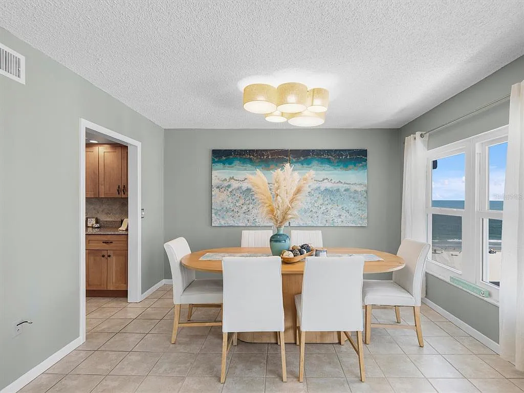 2 bed, 2.0 bath, 1325 sqft, $3,500 — Photo 2