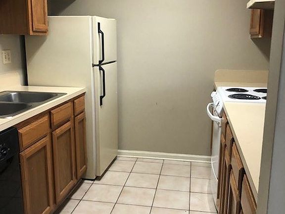 5th image of 130 Township Ln APT C-104