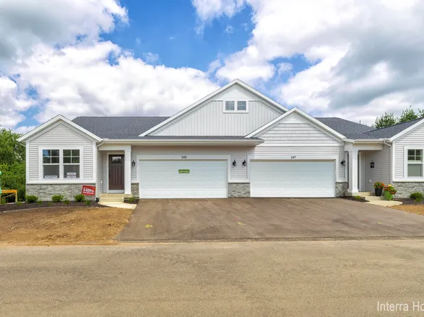 345 Hickory Valley Dr, Kalamazoo, MI 49009