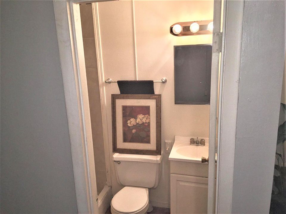 Blue Sky Apartments, Apt 14 - Bathroom