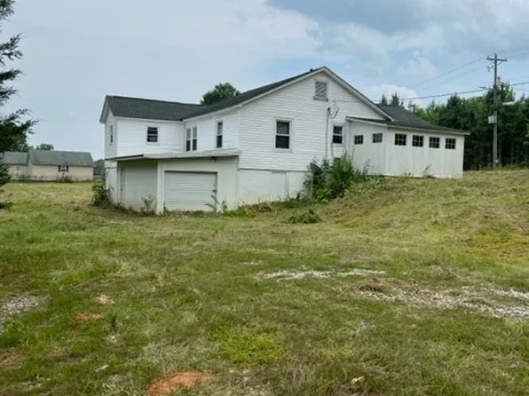 405 Seneca St, Calhoun Falls, SC 29628