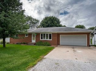 1410 7th St, Orion, IL 61273