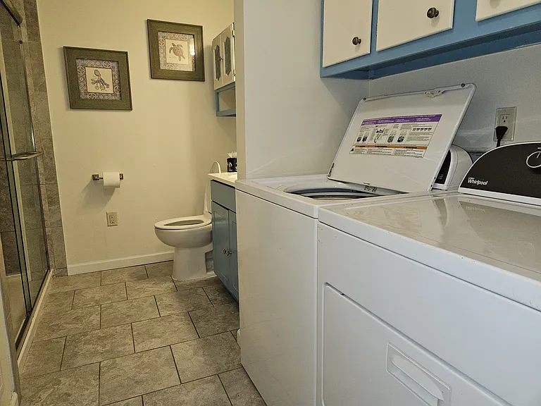 1009 N Twyckenham Dr — Photo 12