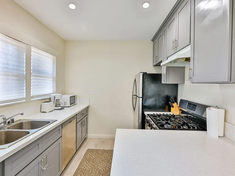 821 Chestnut Ave — Photo 5