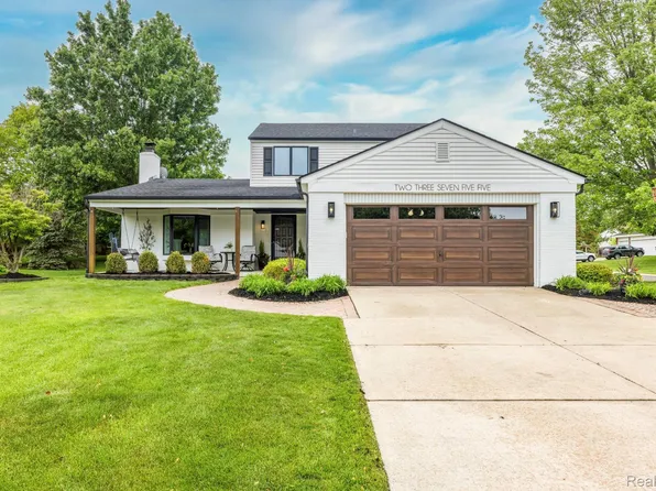 23755 Harvest Dr, Novi, MI 48375