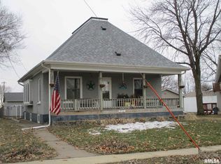 403 3rd Ave, Low Moor, IA 52757