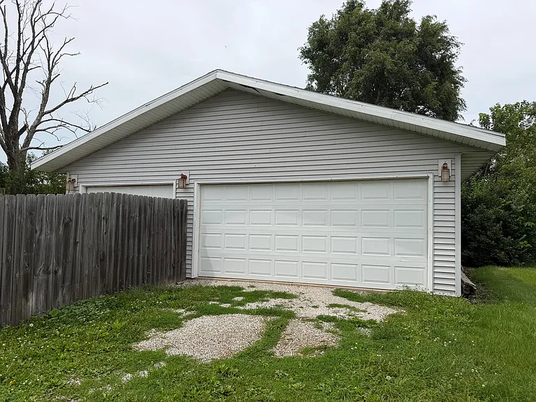 406 W Morris St — Photo 9