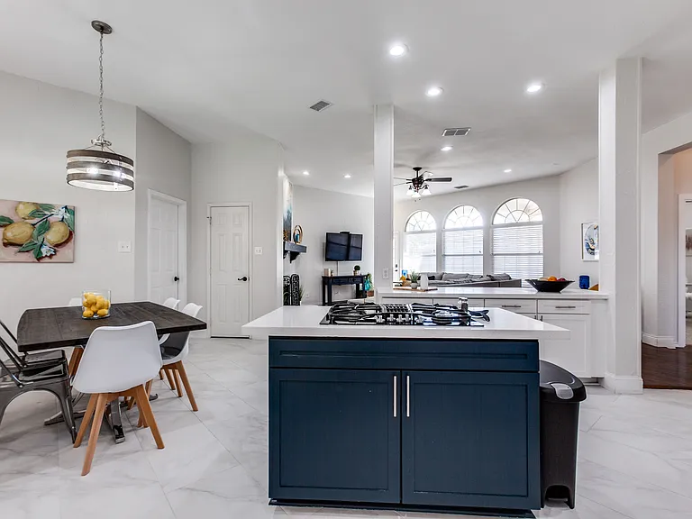 2905 Oak Tree Dr — Photo 8